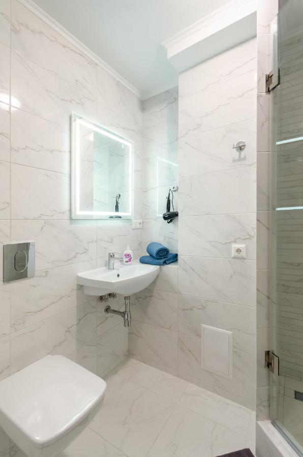 Artal Apartment On Obolonskyi Avenue 16 Kiev Dış mekan fotoğraf